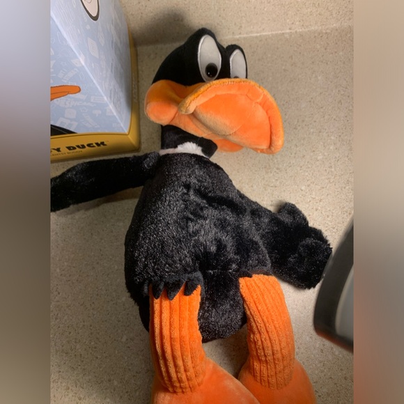 Scentsy Buddy Looney Tunes Daffy Duck Plush + Scent Pack - Picture 5 of 8